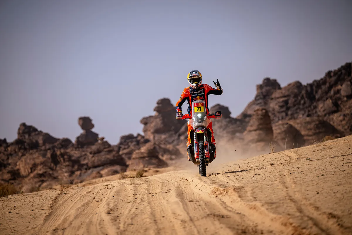 Victorias de Guthrie y Benavides en la quinta etapa del Dakar; Lategan y Sanders, líderes