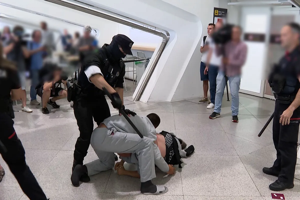 Altercados y cargas policiales a la llegada de miembros de la Flotilla a Bilbao