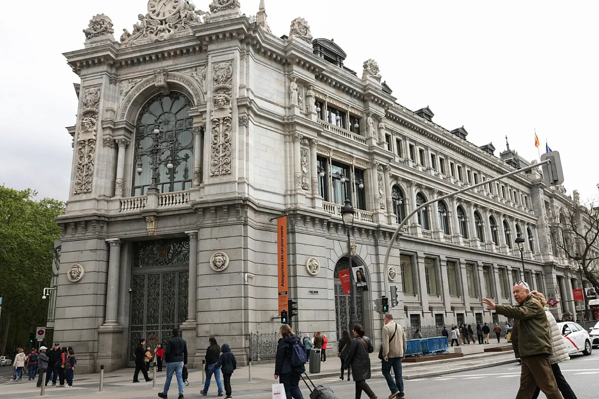 Las familias españolas reavivan el furor por comprar letras del Tesoro en los tres meses que dura la guerra en Oriente