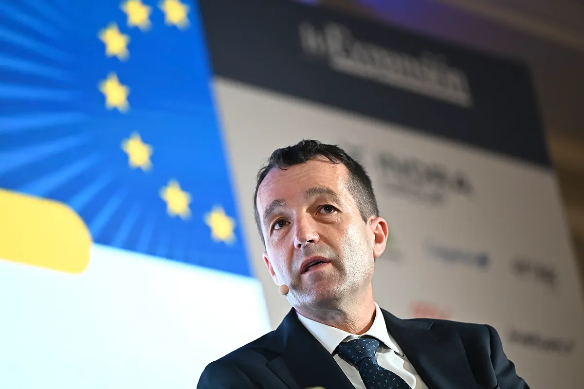 Ángel Escribano dimite como presidente de Indra por la presión del Gobierno: "No puedo permitir que mi continuidad pueda interferir en la estabilidad de la compañía"