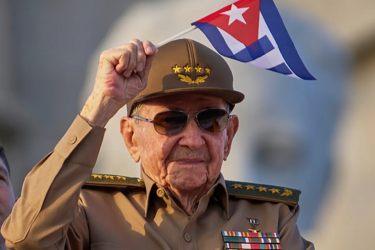 Raúl Castro, el testigo protegido de su propia traición