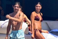 Kimi Antonelli, en la playa con una "chica misteriosa"