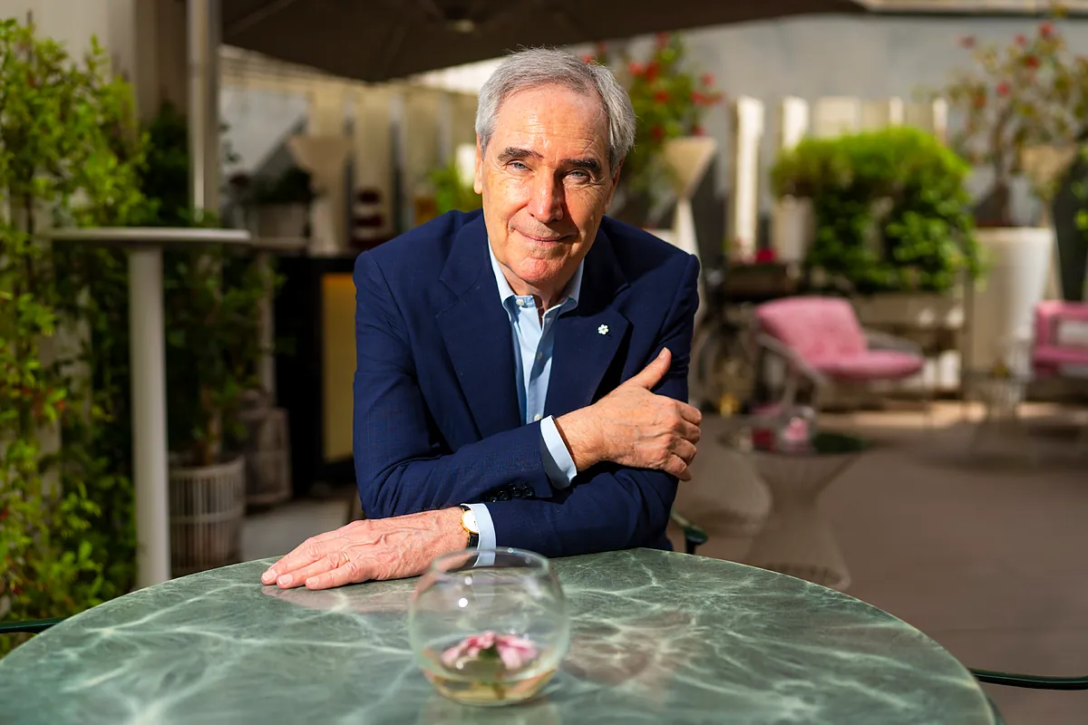 Michael Ignatieff: "Con la costa tan grande y desprotegida que tiene España, debería preocuparle los cortes de cables submarinos que Rusia está realizando en el Báltico"