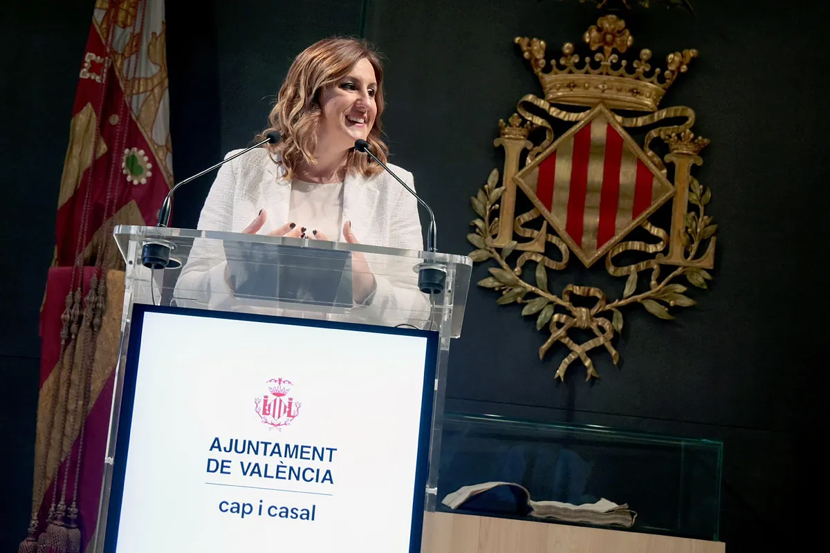 La AVL tumba el cambio de topónimo de Valencia y el Ayuntamiento la acusa de "estar lejos del habla del pueblo"