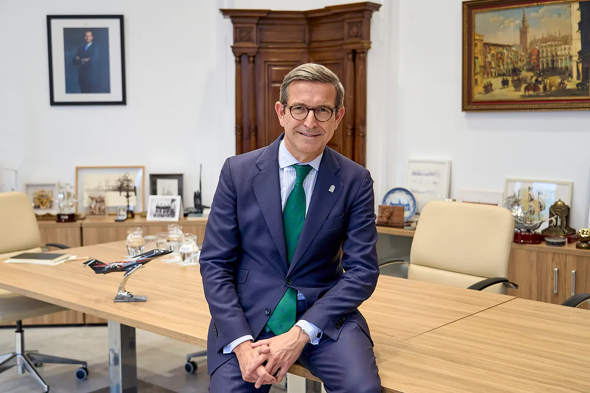 Andalucía explora fórmulas para incentivar el "arraigo" en su territorio de empresas estratégicas y evitar la deslocalización