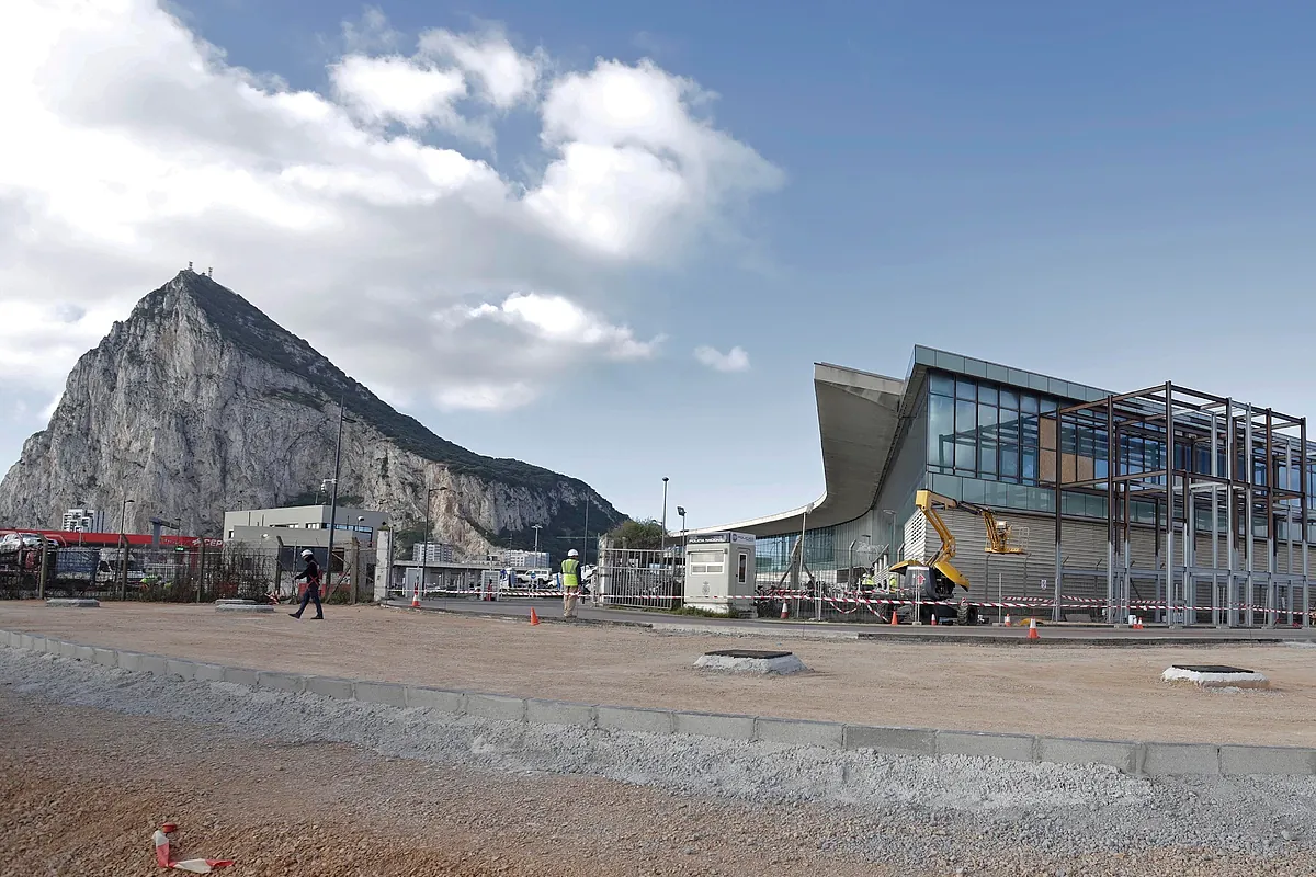 España elimina a Gibraltar de su lista de paraísos fiscales a la espera de la entrada en vigor del tratado que eliminará la verja