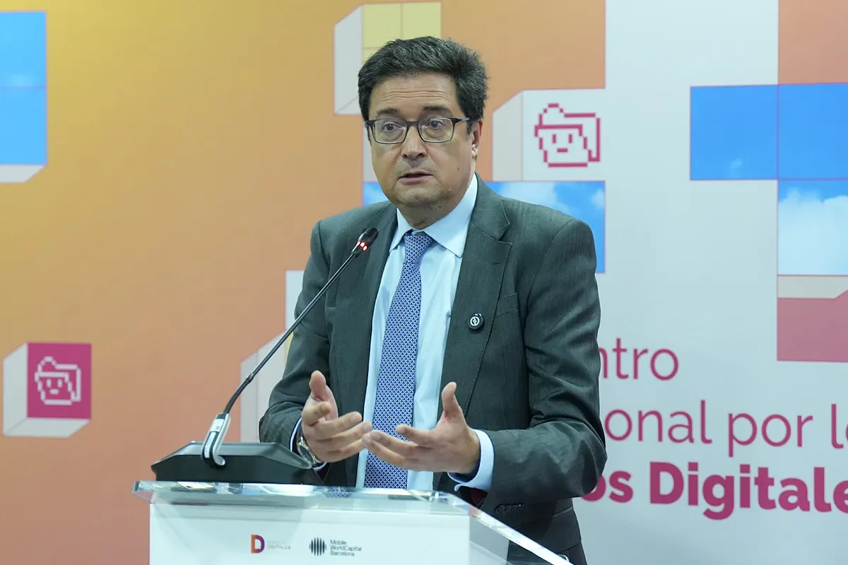 El Gobierno responde a Ayuso: "No estaba muy preocupada por su seguridad cuando tomaba mojitos en la Riviera Maya"
