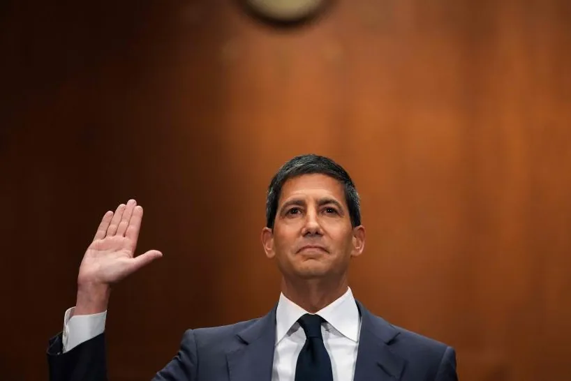 Kevin Warsh'ın İlk Toplantısında Fed Faiz Oranlarını Sabit Tuttu