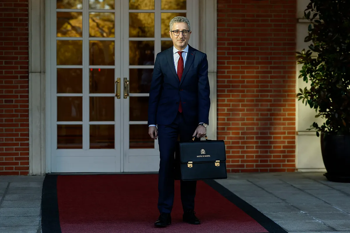 Trabajadores y empresas tiran de la recaudación con 20.000 millones más en IRPF y Sociedades en 2025