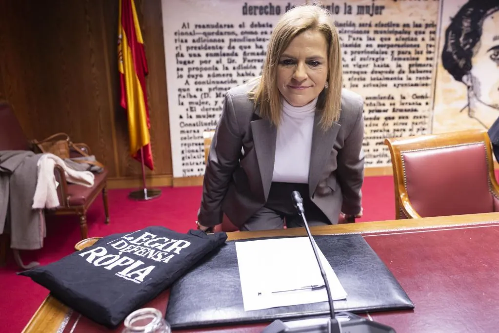 PP y PSOE se echan en cara las víctimas de la dana en un tenso interrogatorio a la delegada del Gobierno: No se atreva a decir que en mi caso hay 230 muertos