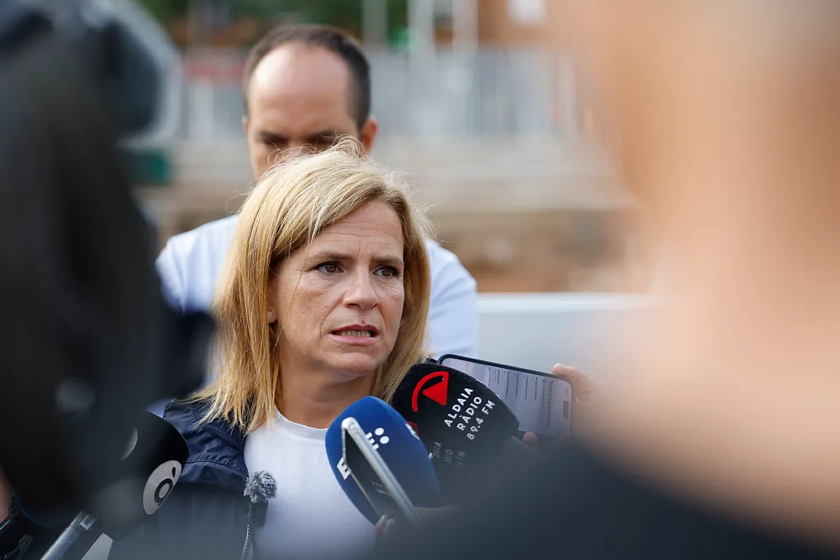La delegada del Gobierno vuelve a la universidad para acabar una de las dos carreras que el PSOE le atribuyó en su currículum
