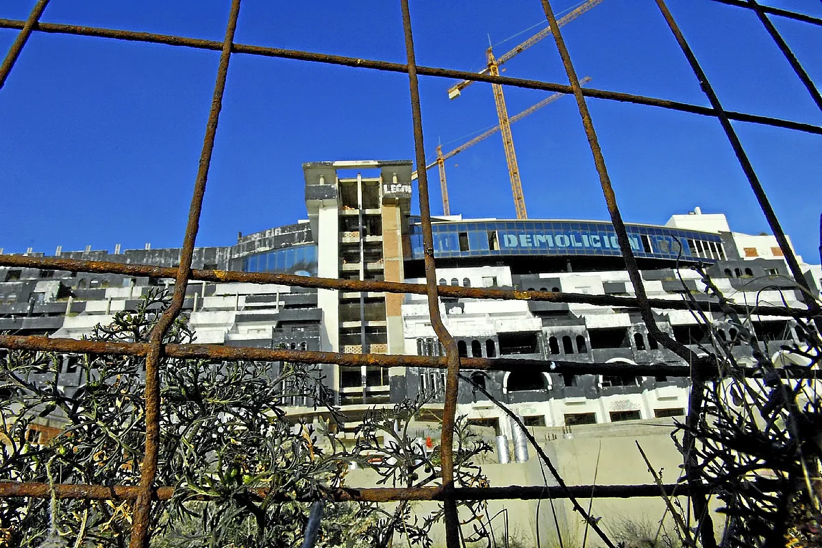 El Consultivo avala la nulidad de la licencia del Algarrobico y allana el camino a su demolición