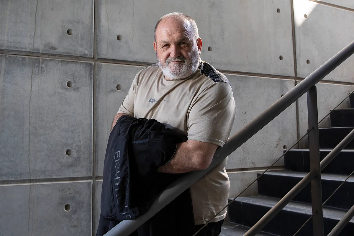 Juanito Oiarzabal: "No merece la pena perder el ápice de una uña por escalar una montaña"