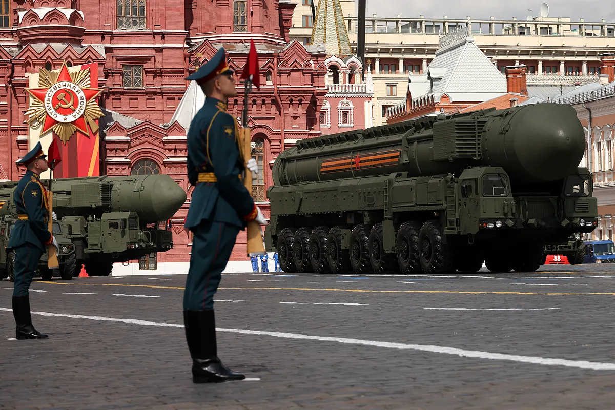 El 'descafeinado' desfile del Día de la Victoria de Putin, bajo la amenaza de los drones ucranianos