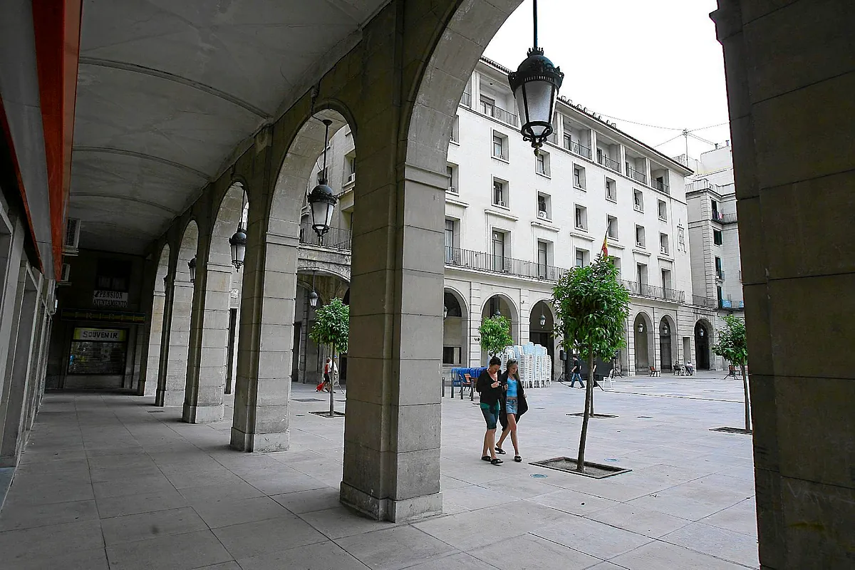 La Fiscalía pide 3 años de cárcel al ex alcalde de Agres (Alicante) por cobrar su sueldo durante meses cuando ya no le correspondía