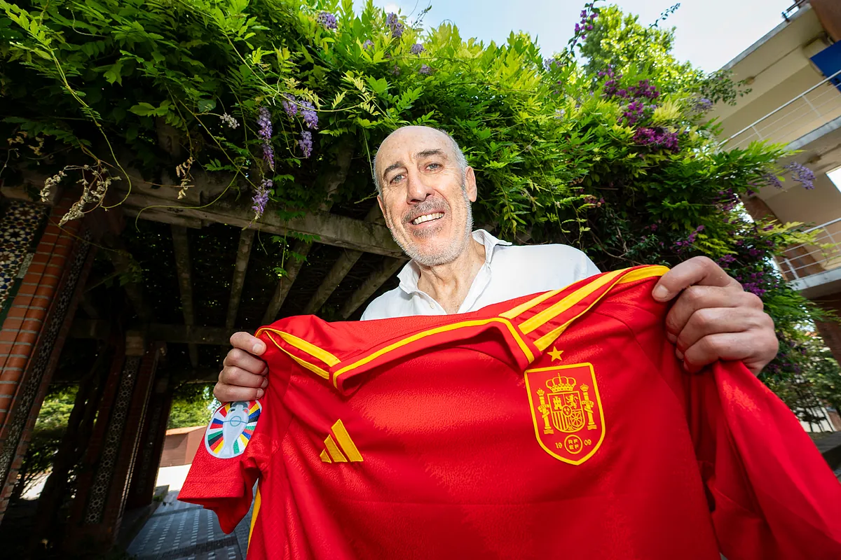 Manu Sarabia reclama sanar la herida: ''Que ganen a Francia por Arconada y por el gol más injusto de la historia'