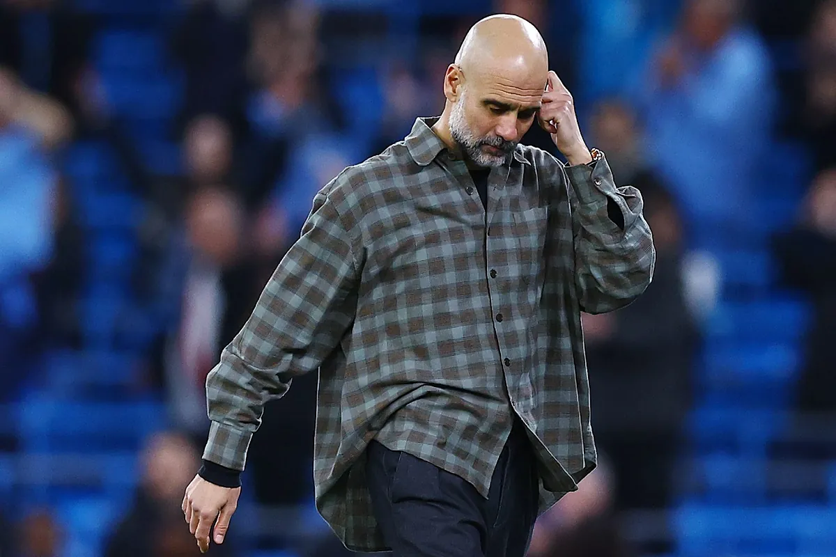 Pep Guardiola, de los trajes y el cuello alto al 'look' de divorciado: cuánto vale y de qué marca es la camisa de su nuevo armario