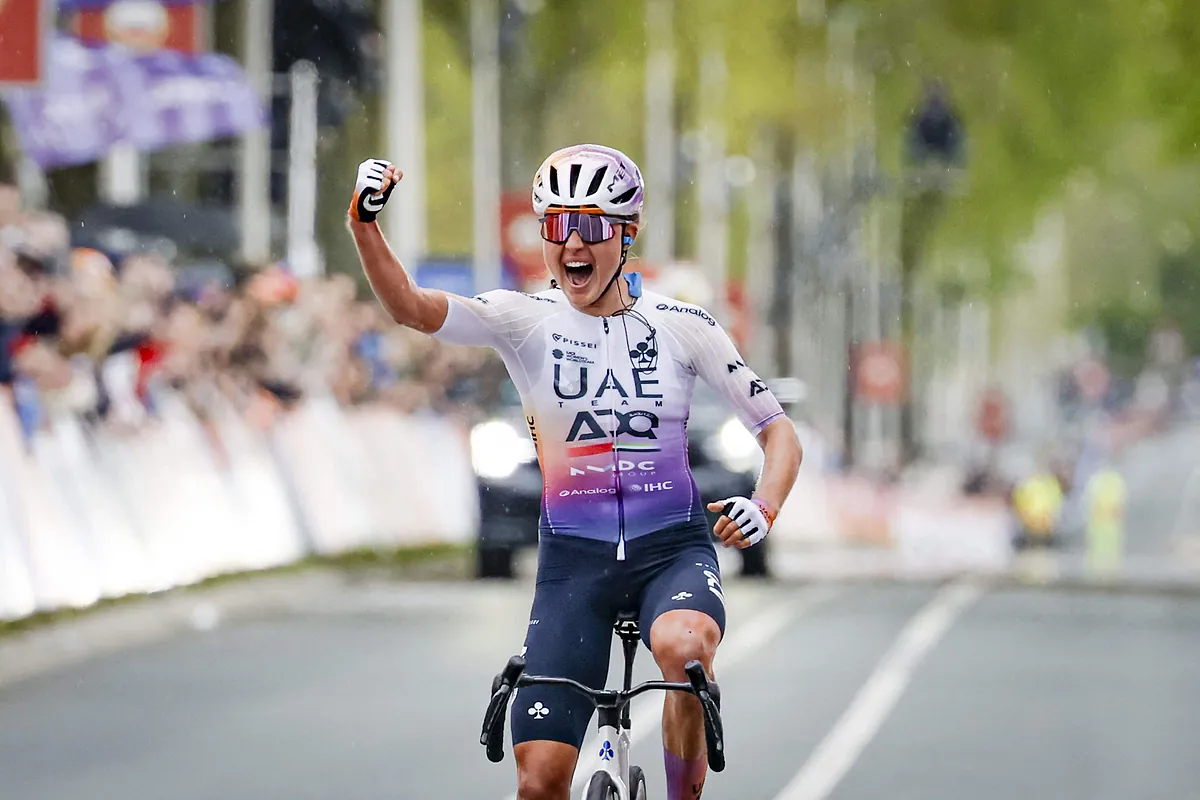 Histórico triunfo de la española Paula Blasi en la Amstel Gold Race