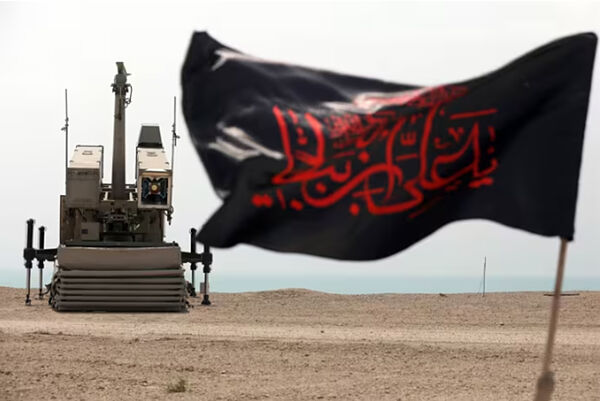 Un sistema de misiles iraní durante ejercicios militares en una ubicación no revelada en el sur de Irán.
