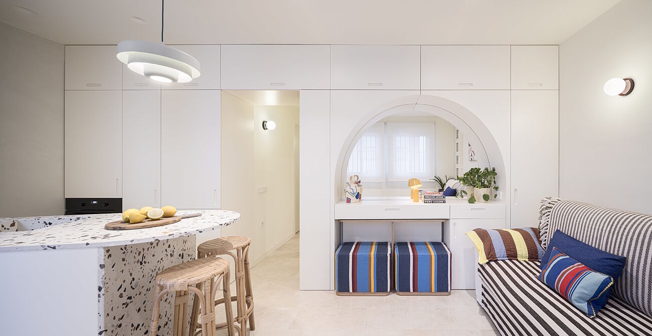 El proyecto -que combina soluciones a medida, colores vibrantes y...