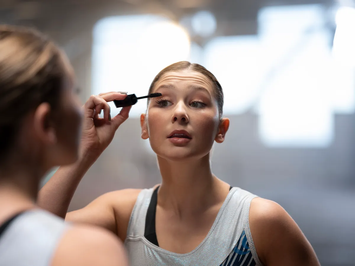 Confesiones de una editora de belleza que ha pisado un gimnasio por primera vez en 45 años: sentadillas mortales, limpieza facial a conciencia y mucho colorete