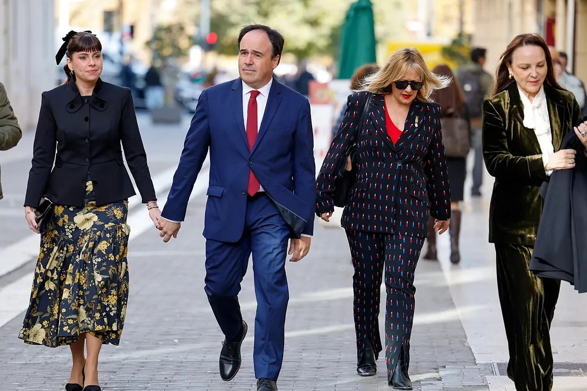 Llorca sale a defender el contrato de su pareja en la Diputación: "No todo vale"