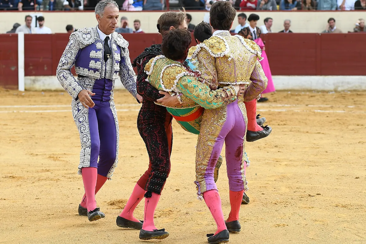 Alberto Durán, intervenido de urgencia por un trombo, tras la cornada sufrida en Valdemoro
