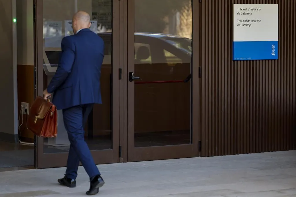 La Fiscalía apoya a la jueza de la dana frente a la querella de Manos ...