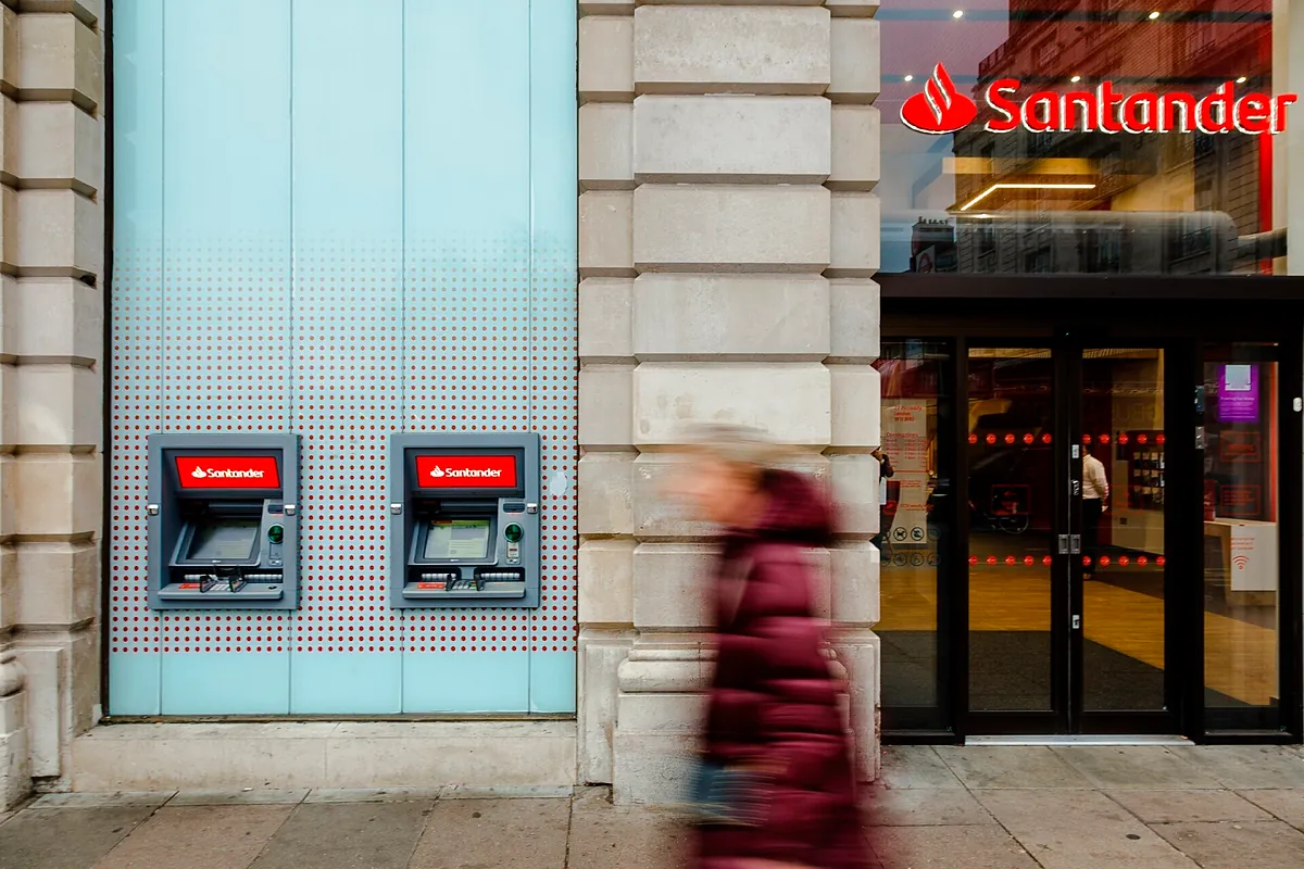 Banco Santander dobla las provisiones para cubrir las pérdidas por el 'escándalo' de los préstamos a coches en Reino Unido hasta los 750 millones de euros
