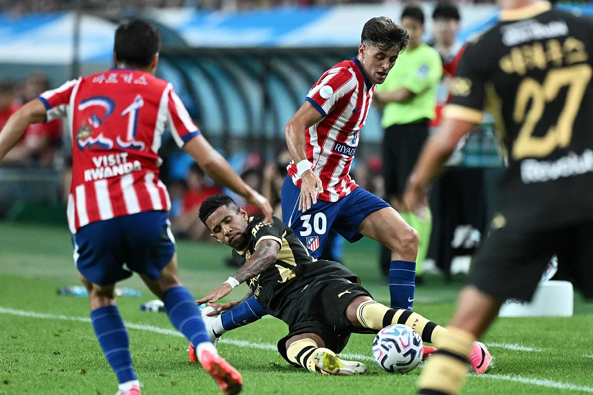 El Atlético pierde en dos minutos en el estreno de Kang in Lee