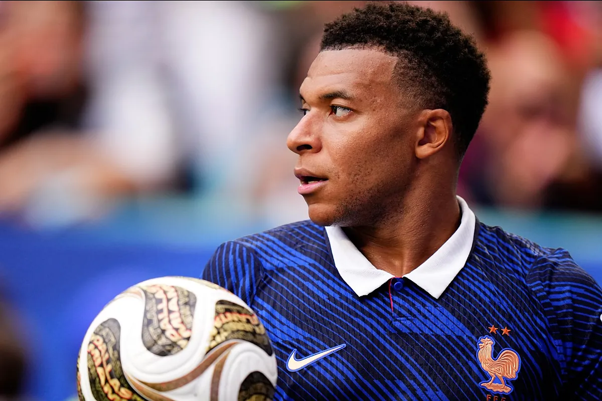 Mbappé marca dos goles y rompe un récord de Messi | Francia 4-6 Inglaterra