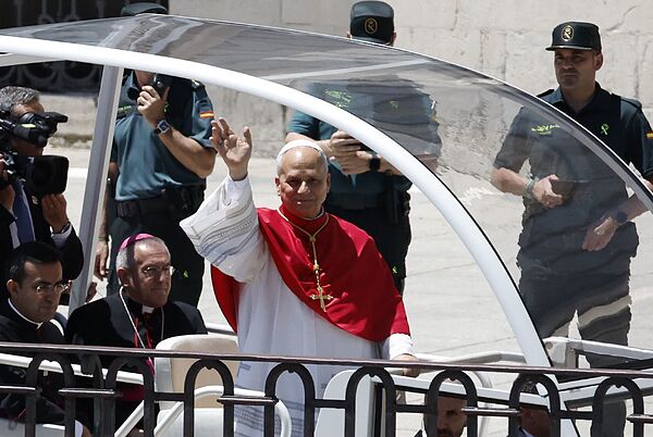 Visita del papa León XIV a Madrid, en directo | El Papa reivindica la "caridad" en un acto junto a personas vulnerables y pide no dejarse llevar por "posicionamientos ideológicos y económicos" |
