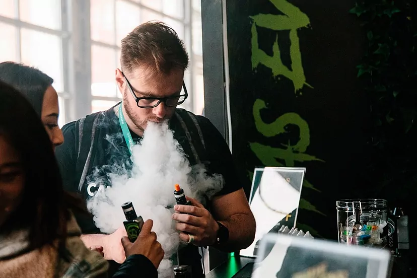 El dao a las encas, la nueva enfermedad del vapeador | Salud