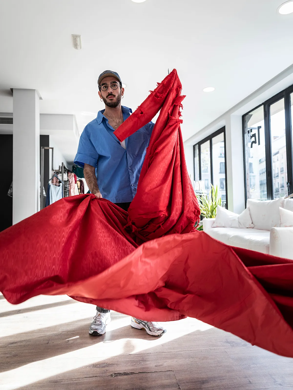 Guillermo Décimo, diseñador: "En la moda hoy parece que tienes que llegar a director creativo de Dior para ser alguien. Yo no me quiero ir de España. Quiero que se me valore aquí"