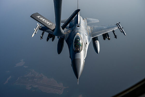 Un avión de combate F-16 de la Fuerza Aérea de EEUU.