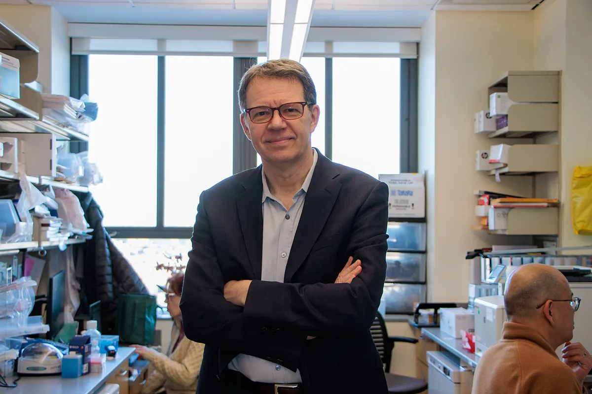 Michel Sadelain, uno de los padres de las CAR-T, las prometedoras terapias contra el cáncer: "Son medicamentos vivos que se multiplican dentro del organismo del paciente"