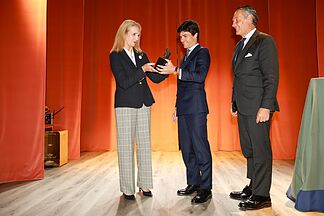 Pablo Aguado distingue a la Infanta Elena por la difusi�n de los valores de la tauromaquia