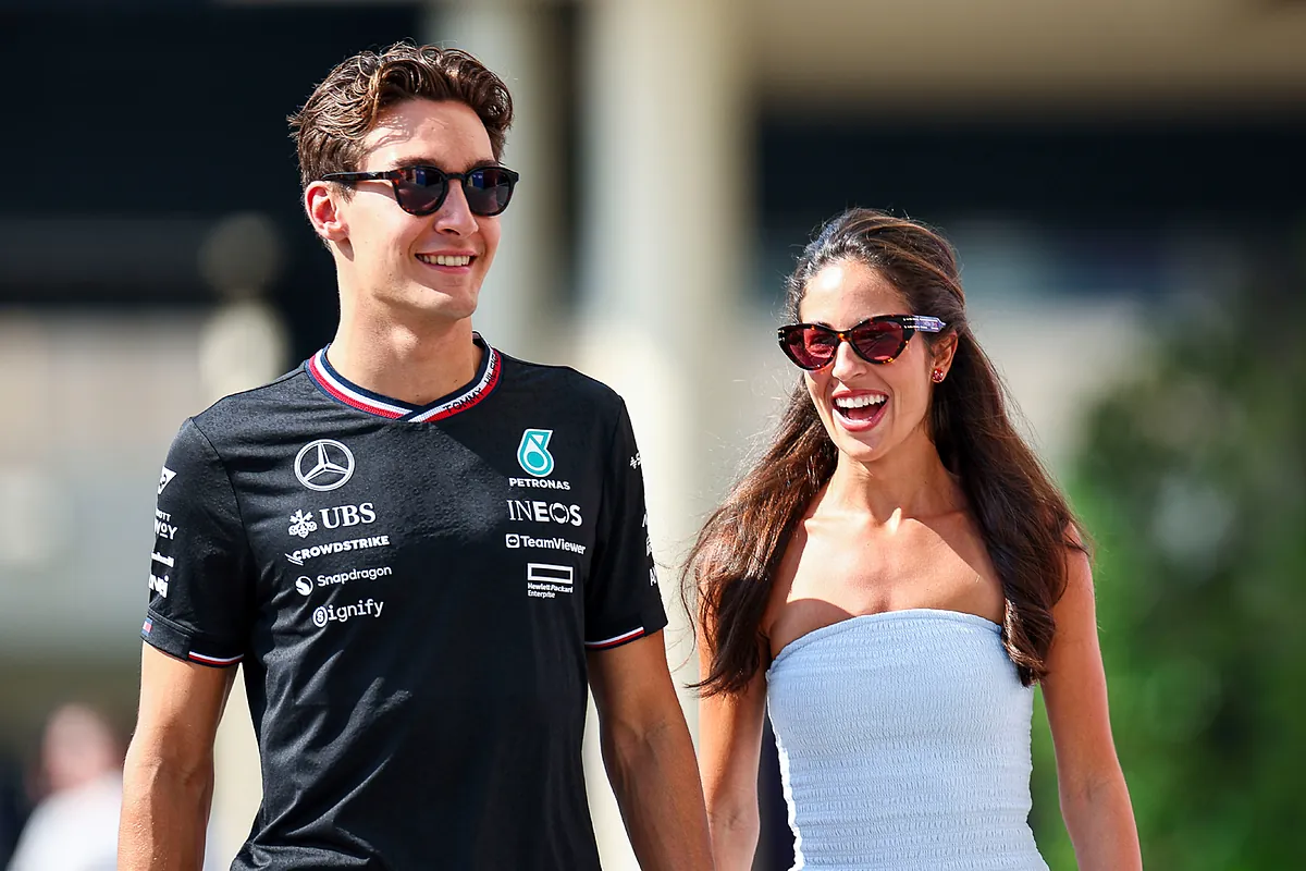 El piloto de Mercedes George Russell se compromete con la empresaria española Carmen Montero Mundt con un anillo de casi un millón de euros