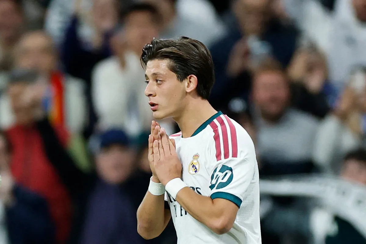 Bernabéu Chants Against Tebas as Mourinho Defends Real Madrid After Sevilla Win