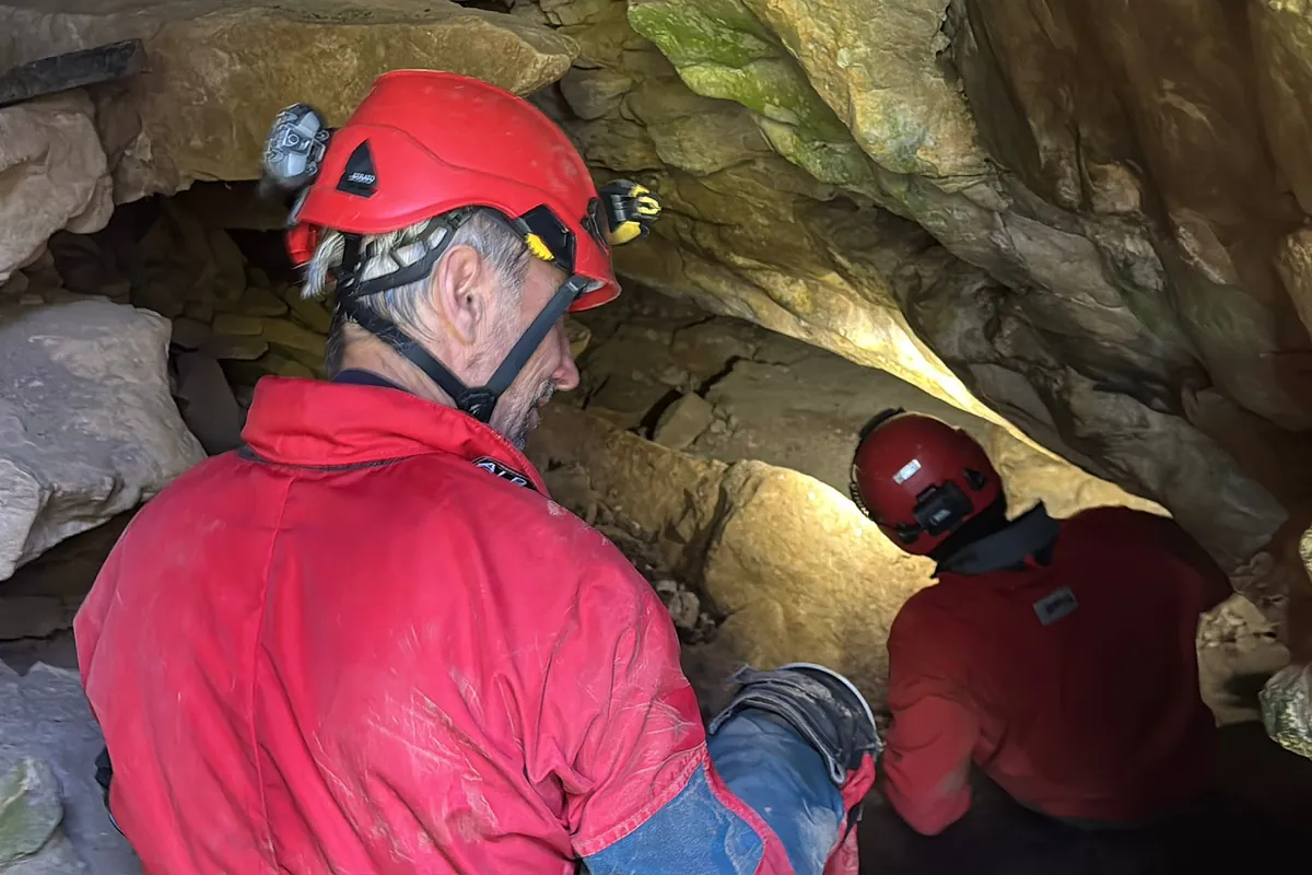 La Comunidad de Madrid realiza un simulacro de rescate de personas atrapadas en una cueva para mejorar sus equipos de respuesta