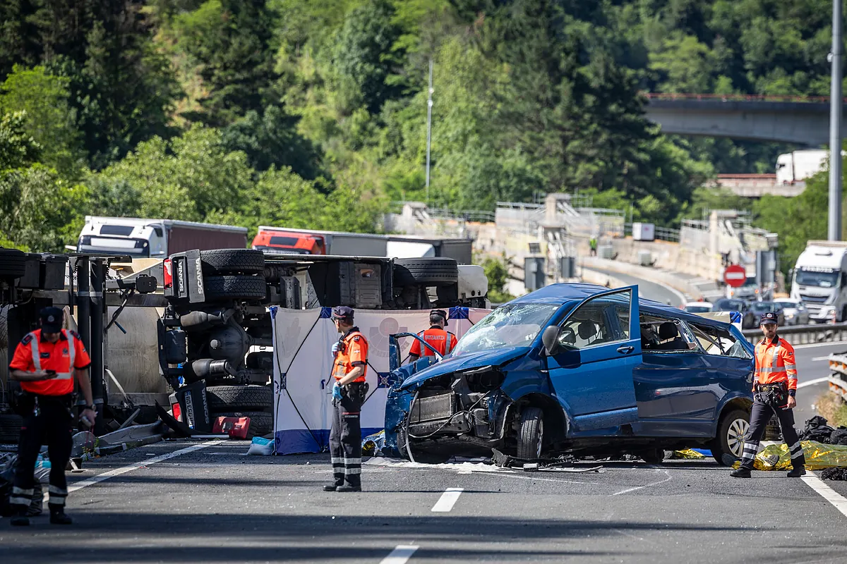 Un comisario "siempre dispuesto a ayudar", un agente "leal y sacrificado"... así eran los cinco policías forales fallecidos en el trágico accidente de la AP-8