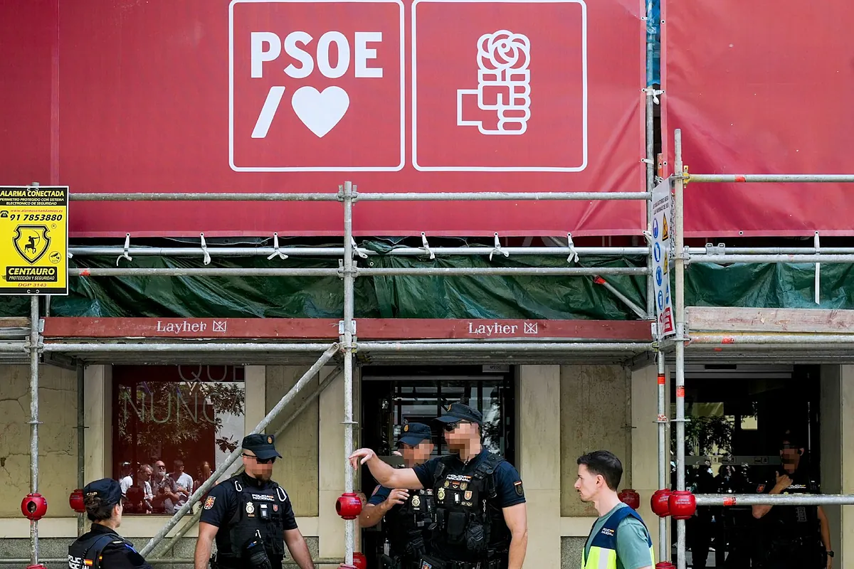 La UCO accede a la sede del PSOE en Ferraz por una investigación de la Audiencia Nacional por el 'caso Leire'