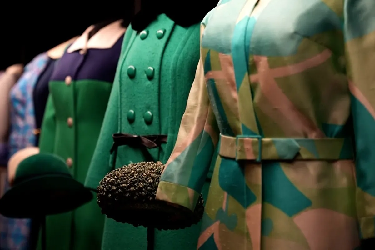 Abierta la mayor exposición sobre el armario y el estilo de Isabel II