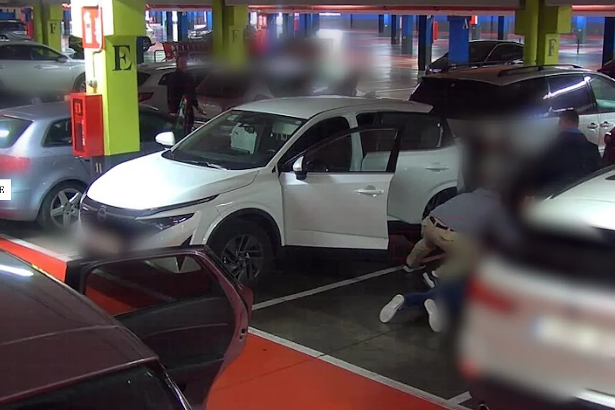 【欧浪】警惕！Fuenlabrada商场停车场惊现盗窃团伙，“撒种”伎俩专偷华人财物！