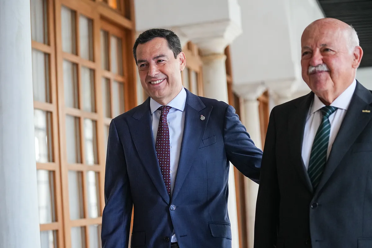 Juanma Moreno pide al presidente del Parlamento andaluz que convoque el pleno de investidura "lo antes posible"