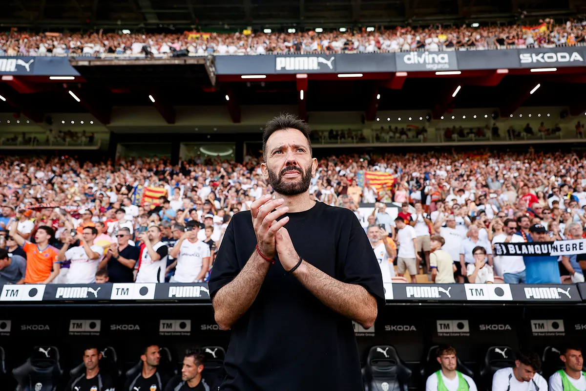 El Valencia despide a Carlos Corberán y a todos los miembros del área deportiva