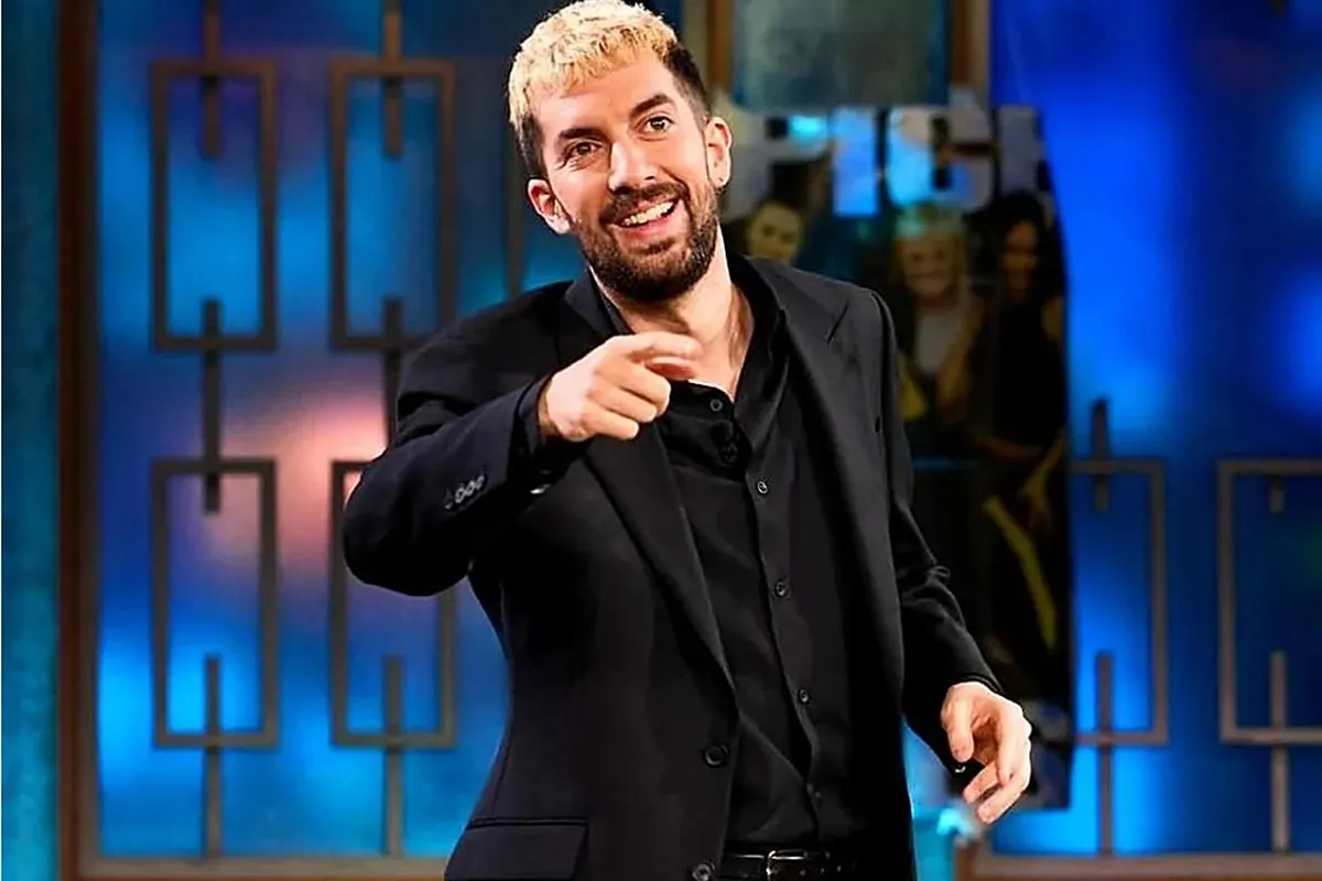 El peor mes de David Broncano: La Revuelta cae a mínimo histórico, por primera vez por debajo del 10% de audiencia, y pese al mejor abril de La 1 en 14 años