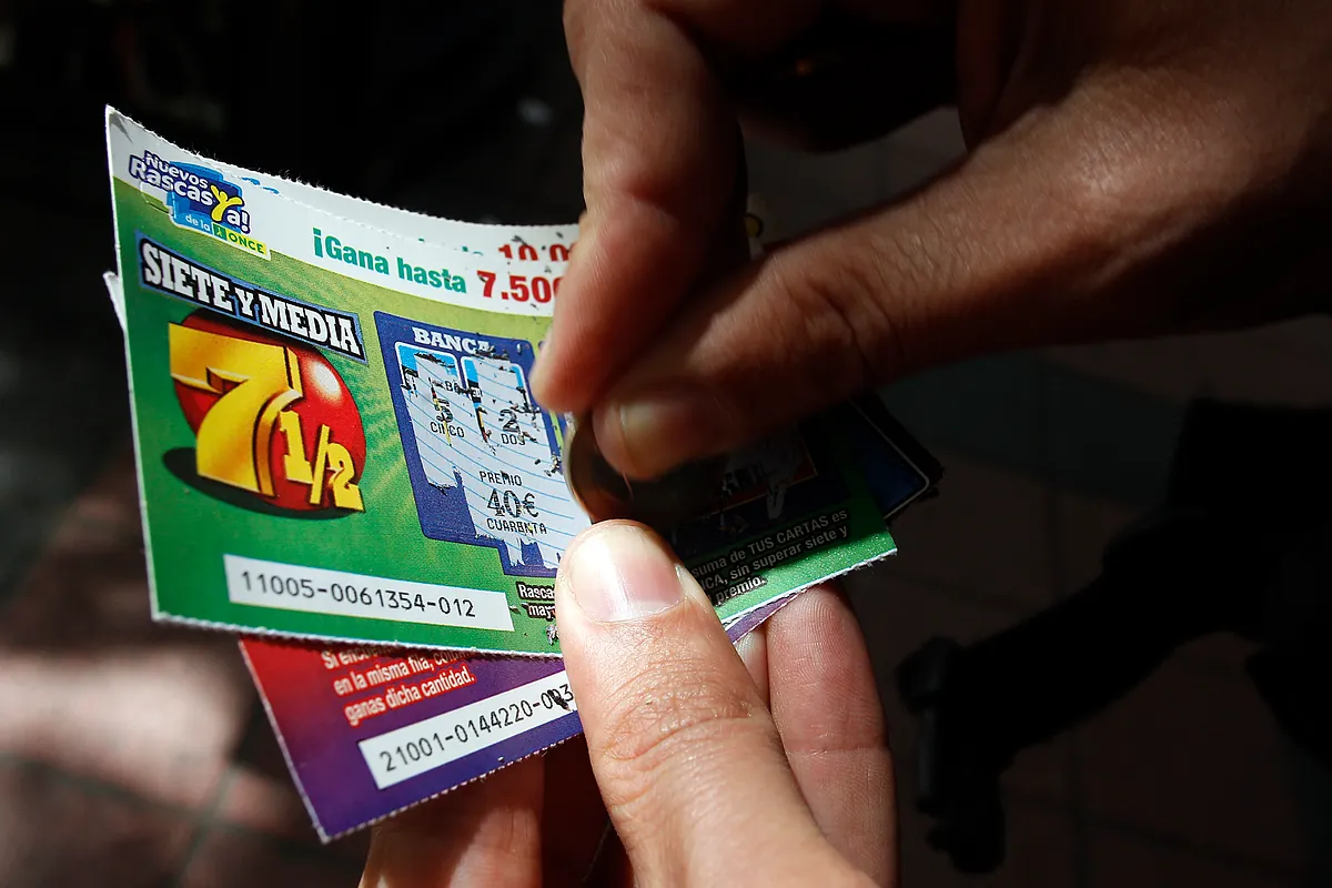 Una vecina de Sevilla gana 200.000 euros al instante con un rasca de la ONCE
