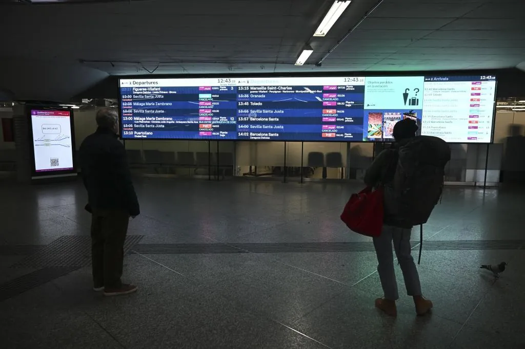 Adif aplica a los operadores ferroviarios de alta velocidad limitaciones temporales a 160kmh en uno de los tramos con más vibraciones de la red