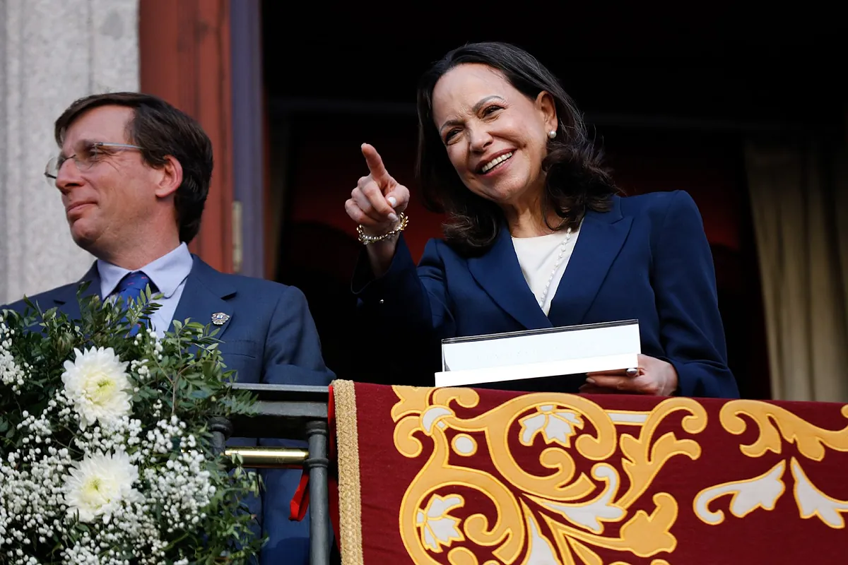 María Corina Machado recibe de Almeida la Llave de Oro de Madrid